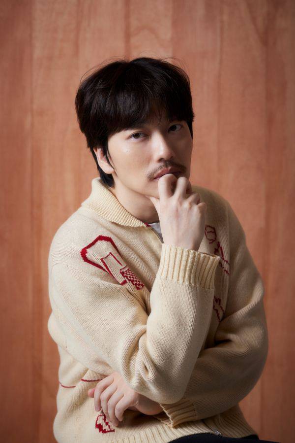 ⓒ㈜런업컴퍼니, ㈜바이포엠스튜디오