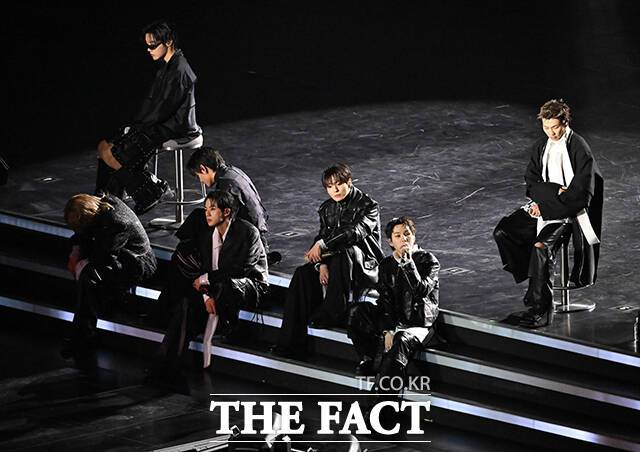 넷플릭스를 통해 생중계된 'BTS 컴백 라이브: ARIRANG'이 영화 부문 글로벌 1위를 기록했다. 사진은 지난 21일 서울 광화문 광장에서 진행된 'BTS 컴백 라이브: 아리랑'의 현장. /사진공동취재단