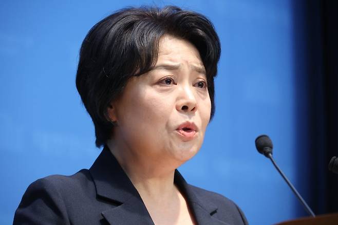 윤희숙 전 국민의힘 의원이 4일 오전 서울 여의도 국회 소통관에서 서울시장 출마 선언을 하고 있다. 뉴시스