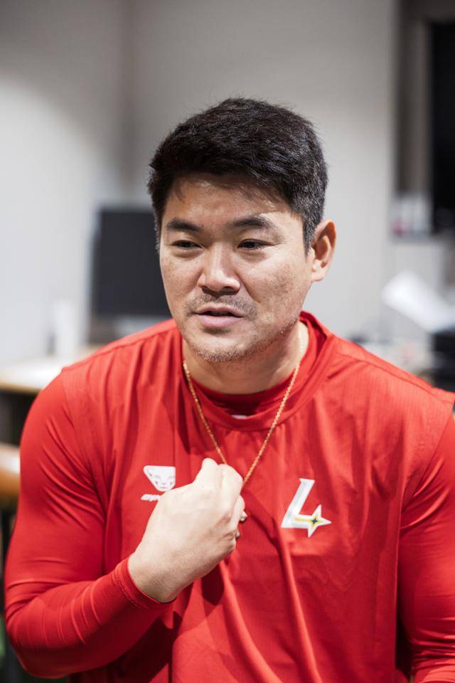 노경은이 21일 인천SSG랜더스필드에서 진행된 한국일보와의 인터뷰에서 답변하고 있다. SSG 제공