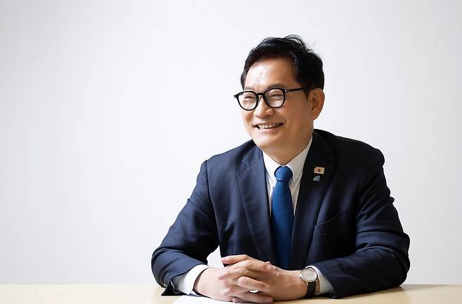 송영길 민주당 대표는 “학생운동 할 때의 정의감이나 역사의식이 나이 들면 다 꺾이고, 먹고사는 문제 때문에 굽히기도 하는데, 송영길은 한 번도 안 굽히고 여기까지 왔다는 말을 들을 때 감사하다”라고 말했다. 최영재 기자