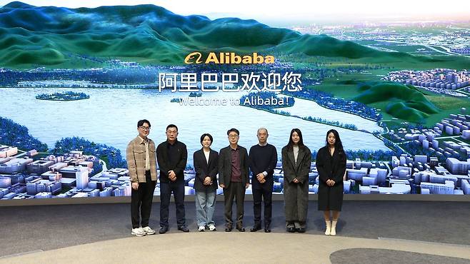 18일, 차이나랩은 중국 항저우를 방문하여 알리바바와 산업연수 협력에 관한 MOU를 체결했다.