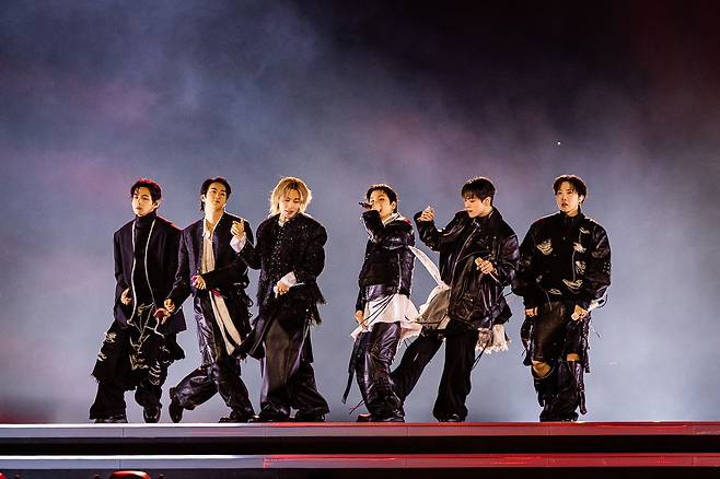 방탄소년단(BTS)은 지난 21일 서울 광화문광장에서 'BTS 컴백 라이브: 아리랑' 발매 기념 컴백 공연을 했다. 사진 빅히트 뮤직, 넷플릭스