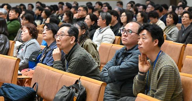 기성 총회가 개최한 '성결교회 부흥키워드' 참석자들이 23일 서울 영등포구 신길교회에서 강의를 듣고 있다. 신석현 포토그래퍼