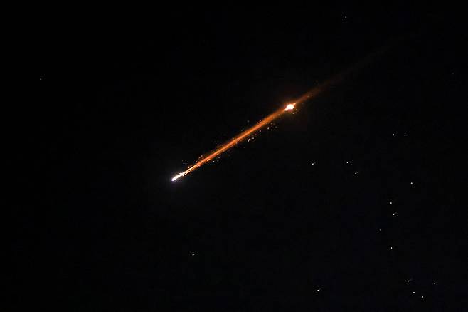 이스라엘 예루살렘 상공을 날아가는 이란 미사일[로이터]