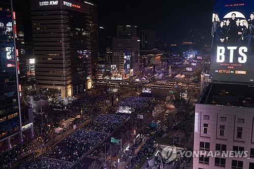 BTS 컴백 공연이 열린 21일 서울 광화문 광장 [사진공동취재단]