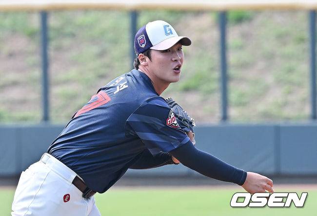 [OSEN=타이난(대만), 이석우 기자] 롯데 자이언츠 이민석 028 2026.02.02 / foto0307@osen.co.kr