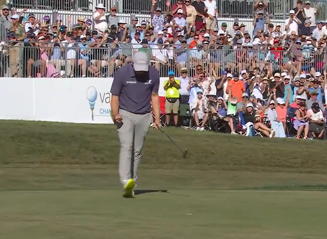 맷 피츠패트릭(잉글랜드)이 23일(한국시간) 발스파 챔피언십 최종라운드 마지막 18번 홀에서 버디를 넣고 주먹을 불끈 쥐었다. PGA 투어