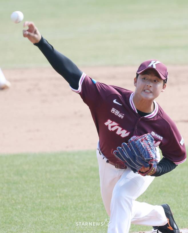 [B하인드★] 슈퍼루키 1위 박준현 혼쭐! 155km면 뭐해? 0.1이닝 2피안타 4실점, 8R 박준건은 배짱투로 1이닝 무실점