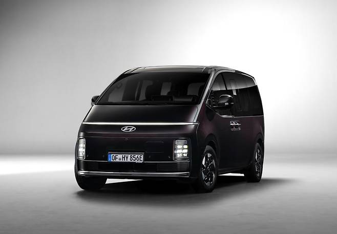 현대차의 2026년형 더 뉴 스타리아. 12.3인치 대형 디스플레이를 적용하는 등 사양을 고급화했다. 현대차그룹 제공