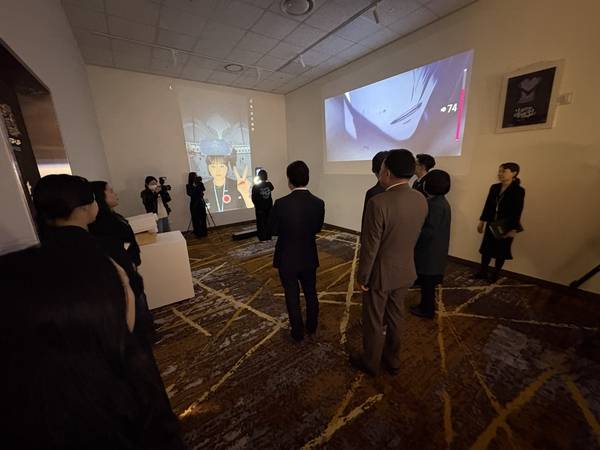 웹툰 <나 혼자만 레벨업> 팝업전시회에 포토·체험존 모습. /주성희 기자