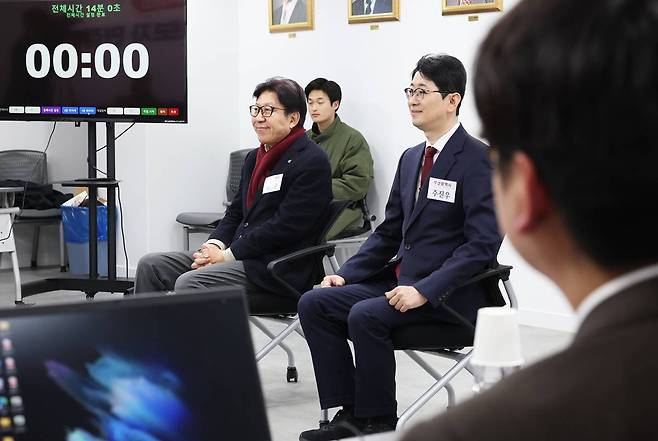 지난 11일 국민의힘 중앙당사에서 열린 광역단체장 후보자 면접에 참석한 박형준 부산시장(왼쪽)과 주진우 의원(오른쪽) (출처: 뉴스1)