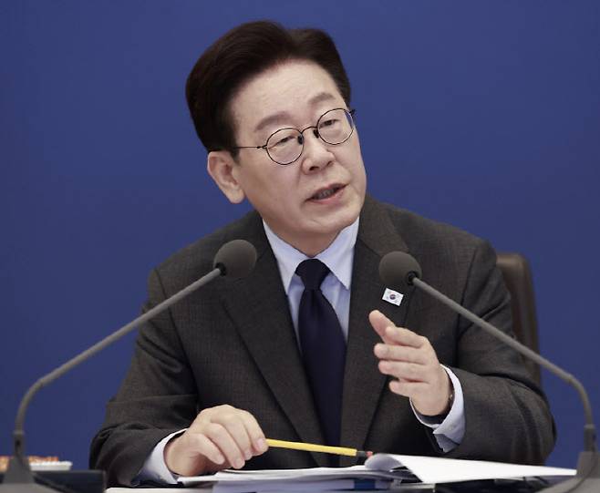 이재명 대통령이 24일 청와대에서 열린 국무회의에서 발언하고 있다. (사진=연합뉴스)