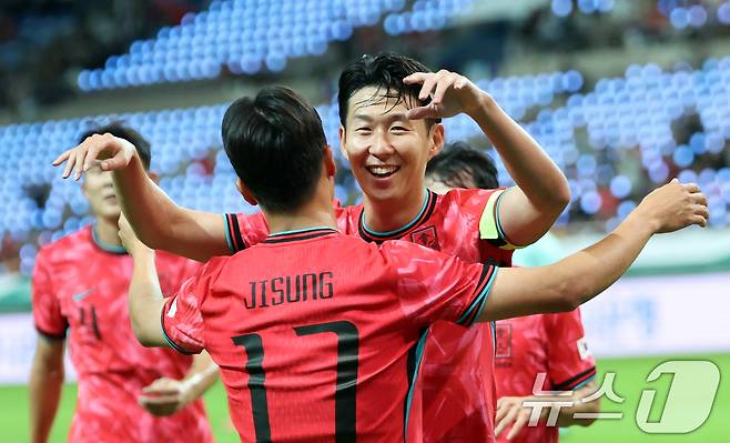 대표팀에서 활짝 웃는 손흥민의 모습을 볼 수 있을까. 손흥민에게도 대표팀에게도 중요하다. 2025.10.14 ⓒ 뉴스1 김명섭 기자