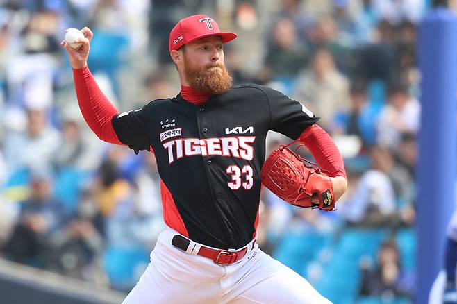 KIA 올러가 24일 대구삼성라이온즈파크에서 열린 2026 KBO리그 시범경기 삼성전에 선발 등판해 역투하고 있다. 사진 | KIA 타이거즈