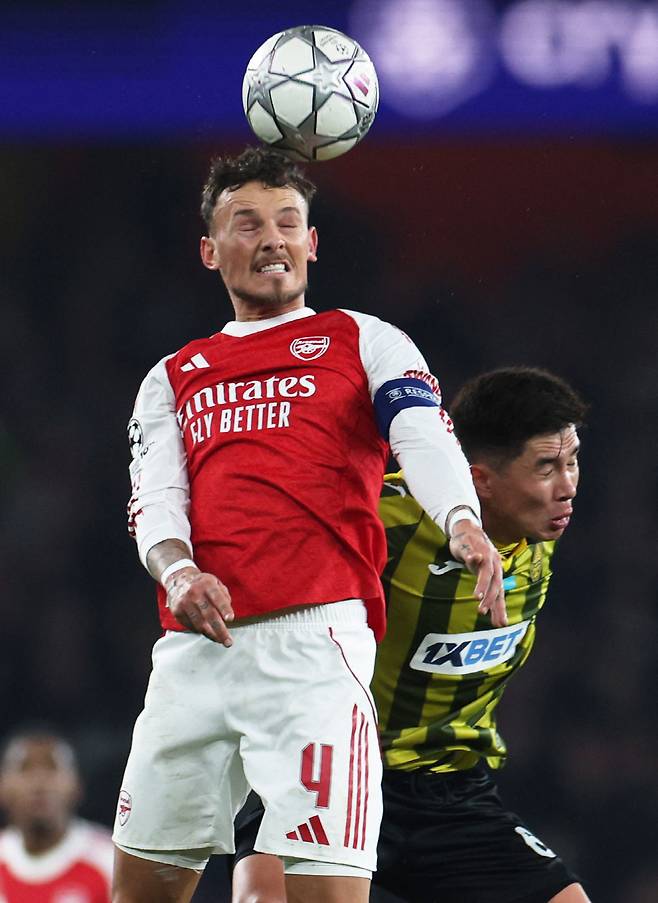 Soccer Football - UEFA Champions League - Arsenal v Kairat - Emirates Stadium, London, Britain - January 28, 2026 Kairat's Adilet Sadybekov in action with Arsenal's Ben White REUTERS/Hannah Mckay







<저작권자(c) 연합뉴스, 무단 전재-재배포, AI 학습 및 활용 금지>