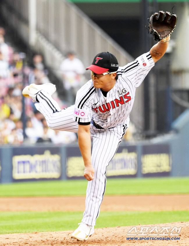 28일 잠실구장에서 열린 LG 트윈스와 KIA 타이거즈의 경기. LG 이지강이 역투하고 있다. 잠실=박재만 기자 pjm@sportschosun.com/2025.06.28/