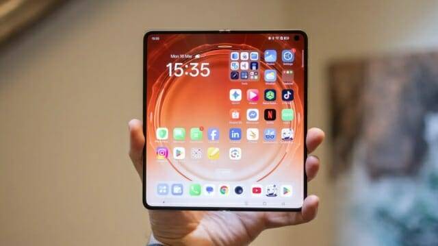 오포는 최근 주름 없는 폴더블폰 '파인드 N6'을 공개했다. (사진=미국 씨넷)