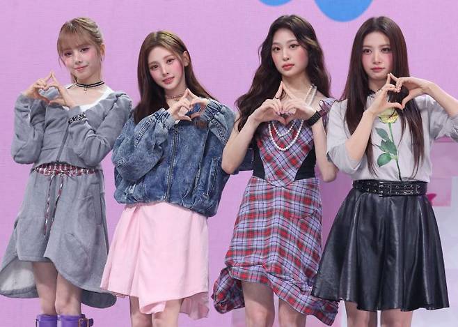 베이비돈크라이가 24일 오후 서울 용산구 블루스퀘어에서 쇼케이스를 열고 미니 1집 '애프터 크라이(AFTER CRY)'를 소개하고 있다. 연합뉴스