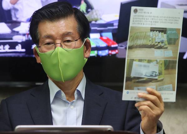 ▲2021년 10월20일 장영하 변호사가 경기도 성남시의 한 법무법인 사무실에서 기자회견을 하고 있다. ⓒ연합뉴스