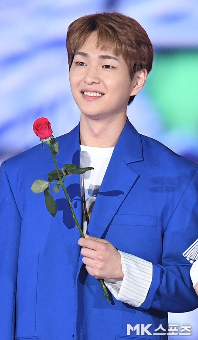 그룹 샤이니의 온유가 과거 팬들을 놀라게 했던 급격한 체중 감량과 건강 이상설에 대해 입을 열었다. 사진=천정환 기자