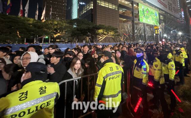 방탄소년단(BTS) 컴백 공연 당시 광화문 인근 풍경 / 유진형 기자