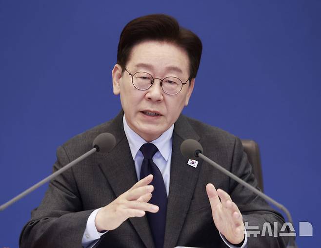 [서울=뉴시스] 최동준 기자 = 이재명 대통령이 24일 청와대에서 열린 국무회의에서 발언하고 있다. 2026.03.24. photocdj@newsis.com