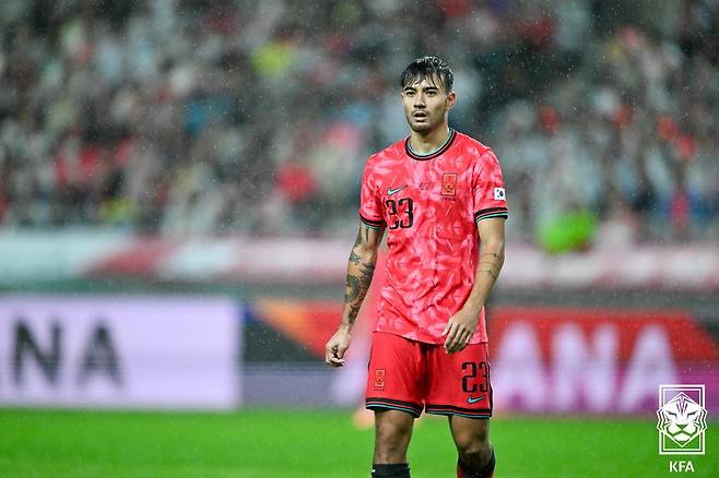 남자 축구대표팀 최초의 외국 태생 혼혈 선수인 옌스 카스트로프. /사진=대한축구협회 제공