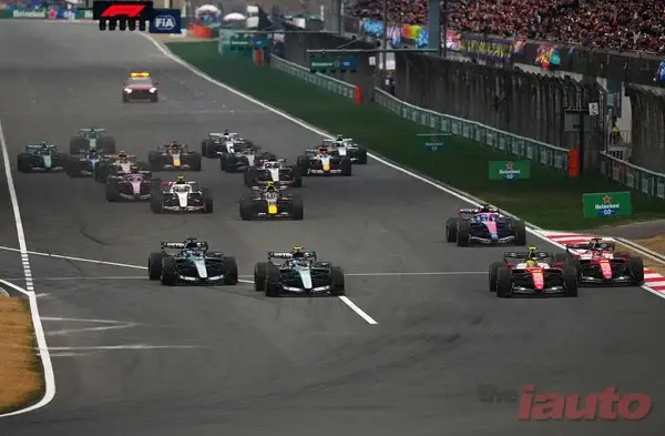 F1 2라운드 중국 그랑프리서 키미 안토넬리 우승 차지