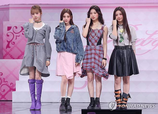 첫번째 미니앨범 발표한 베이비돈크라이 (서울=연합뉴스) 이재희 기자 = 그룹 베이비돈크라이(Baby DONT Cry)가 24일 서울 용산구 블루스퀘어에서 열린 첫 번째 미니앨범 '애프터 크라이'(AFTER CRY) 언론 공개회에서 포즈를 취하고 있다. 2026.3.24 scape@yna.co.kr