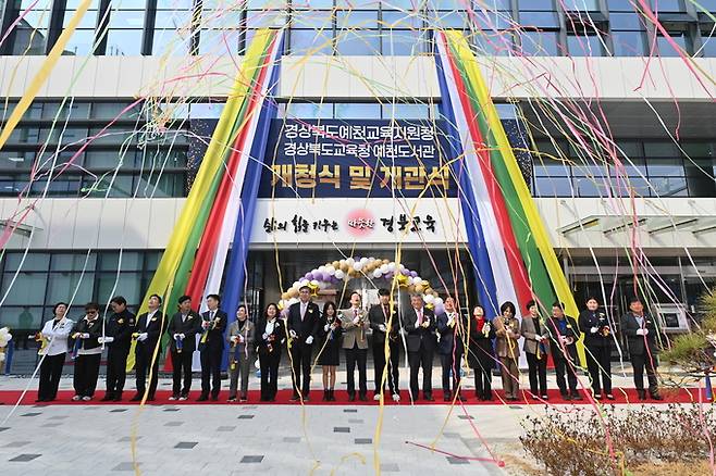 ▲ 경북교육청이 인문학 중심 공공도서관 확충에 속도를 내며 전국 최고 수준의 도서관 인프라 구축에 박차를 가하고 있다.