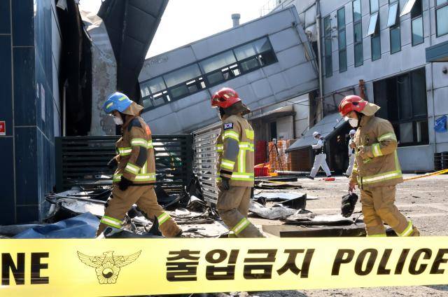 대전 대덕구 안전공업에서 화재 원인 등을 규명하기 위한 합동감식이 진행되고 있다. [사진=연합뉴스]