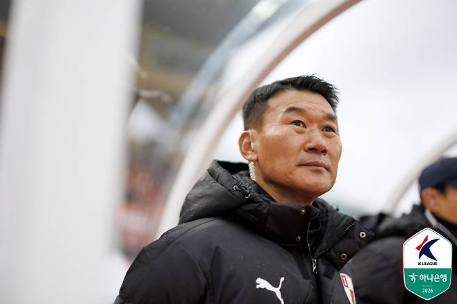 K리그2 부산 아이파크를 이끄는 조성환 감독 (한국프로축구연맹 제공)