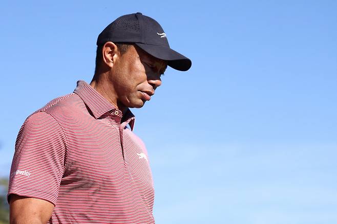 PACIFIC PALISADES, CALIFORNIA - FEBRUARY 22: Tiger Woods of the United States looks on from the 18th green during the final round of The Genesis Invitational 2026 at Riviera Country Club on February 22, 2026 in Pacific Palisades, California.   Mike Mulholland/Getty Images/AFP (Photo by Mike Mulholland / GETTY IMAGES NORTH AMERICA / Getty Images via AFP)







<저작권자(c) 연합뉴스, 무단 전재-재배포, AI 학습 및 활용 금지>