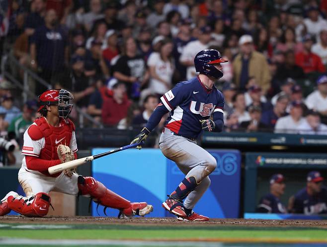 Mar 13, 2026; Houston, TX, United States; United States center fielder Pete Crow-Armstrong (4) hits an RBI single during the sixth inning against Canada during a quarterfinal game of the 2026 World Baseball Classic at Daikin Park. Mandatory Credit: Troy Taormina-Imagn Images







<저작권자(c) 연합뉴스, 무단 전재-재배포, AI 학습 및 활용 금지>