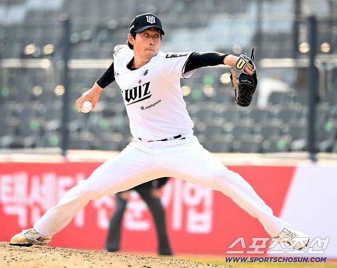 16일 수원KT위즈파크에서 열린 LG와 KT의 시범경기. KT 스기모토가 역투하고 있다. 수원=허상욱 기자wook@sportschosun.com/2026.03.16/