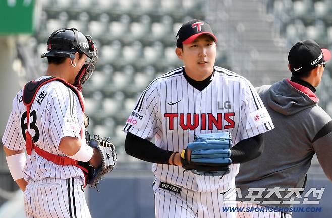 24일 잠실구장에서 열린 LG와 키움의 시범경기. LG 손주영이 마운드에서 내려오고 있다. 잠실=박재만 기자 pjm@sportschosun.com/2026.03.24/