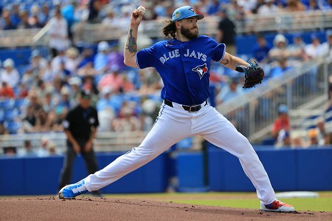 Mar 2, 2026; Dunedin, Florida, USA;  Toronto Blue Jays starting pitcher Cody Ponce (66) throws a pitch during the first inning against the Boston Red Sox at TD Ballpark. Mandatory Credit: Kim Klement Neitzel-Imagn Images







<저작권자(c) 연합뉴스, 무단 전재-재배포, AI 학습 및 활용 금지>