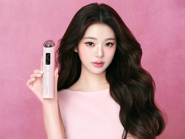 메디큐브 에이지알이 장원영과 함께한 광고 영상을 공개했다. /에이피알