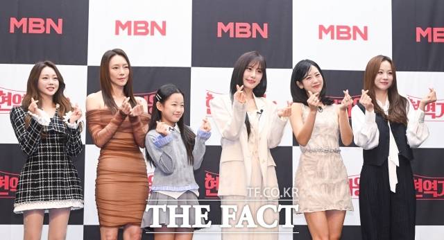 이번 주말, 28일과 29일 서울 동대문구 이문동 경희대학교 평화의 전당에서 '현역가왕3' 첫 장외 콘서트가 열리며 전국투어의 화려한 시작을 알린다. 홍지윤 차지연, 이수연, 구수경, 강혜연, 솔지(왼쪽부터). /서예원 기자