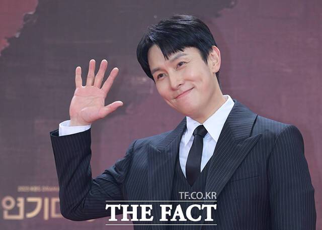 배우 김동완이 지난 2월부터 무분별한 발언으로 연이어 비판을 받은 가운데 자신의 버스킹 무대가 끝난 후 사과의 뜻을 전했다. /박헌우 기자