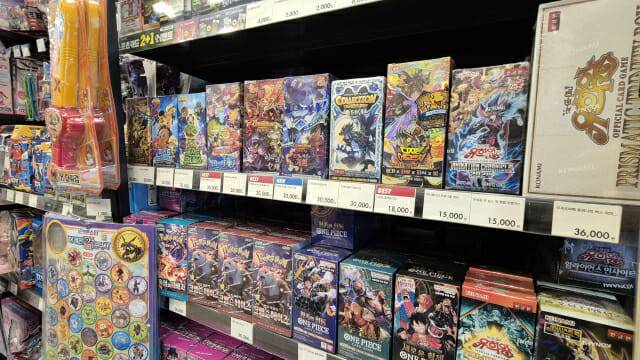 국내 한 매장에 진열돼 있는 TCG 상품. 사진=지디넷코리아