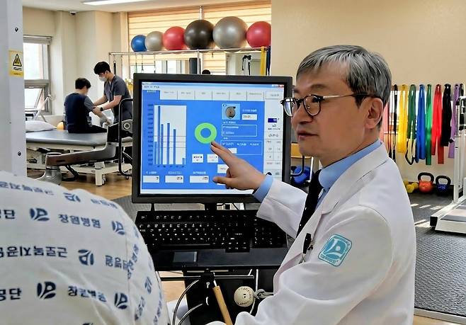 김기찬 근로복지공단 창원병원장. 30년간 의과대학 교수이자 재활의학 전문의로 활동해 온 그는 지난해 공공의료기관 병원장이라는 새로운 길을 선택했다. 근로복지공단 창원병원 제공