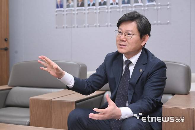 전종학 대한변리사회 회장이 전자신문과 인터뷰하고 있다. 박지호기자 jihopress@etnews.com