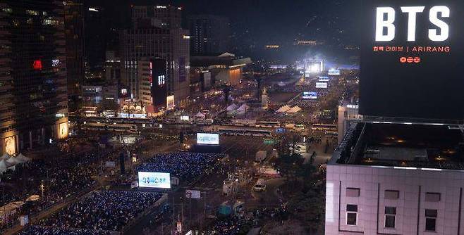 ‘BTS 컴백 라이브: ARIRANG’ 공연이 21일 서울 광화문광장 일대에서 펼쳐졌다 / 출처=사진공동취재단