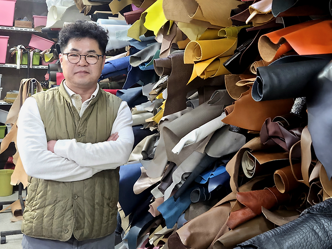 이경한 강남사 대표가 매경AX와 인터뷰 한 후 포즈를 취하고 있다. [김혜진 기자]