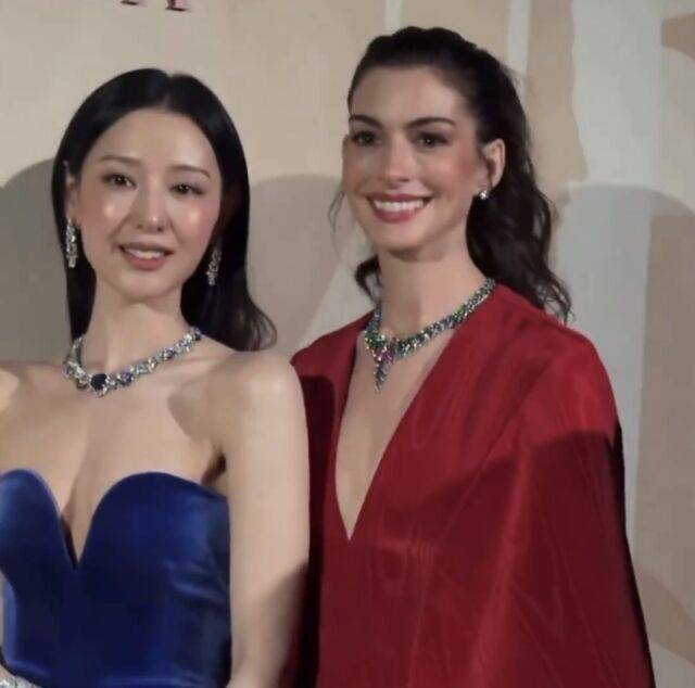 김지원 앤 해서웨이/SNS 캡처