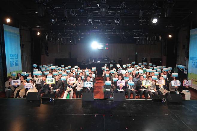 시민도 여행자도 책과 함께 더 두툼한 춘천여행을...