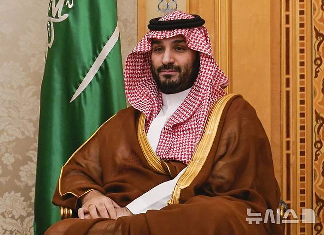 [리야드=AP/뉴시스] 무함마드 빈 살만 사우디아라비아 왕세자가 2024년 10월23일(현지 시간) 사우디 리야드에서 토니 블링컨 당시 미국 국무장관 접견하고 있다. 사우디아라비아 왕세자가 미국에 이란과 전쟁을 지속할 것을 촉구했다고 24일(현지 시간) 뉴욕타임스(NYT)가 보도했다. 2026.03.25.