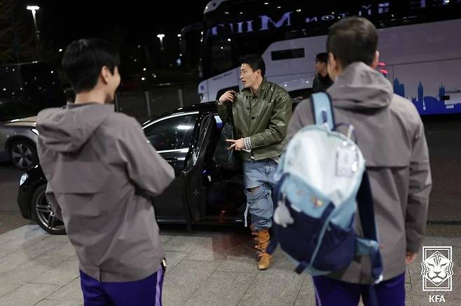 [서울=뉴시스] 한국 남자 축구 대표팀의 홍명보 감독으로부터 "말 타고 왔냐"는 농담을 들은 공격수 조규성. (사진=대한축구협회 제공) 2026.03.24. photo@newsis.com *재판매 및 DB 금지